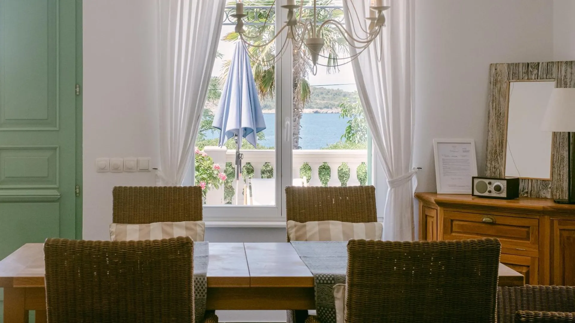 Pavi Apartments Luxury Apartment With A Private Pool Silo